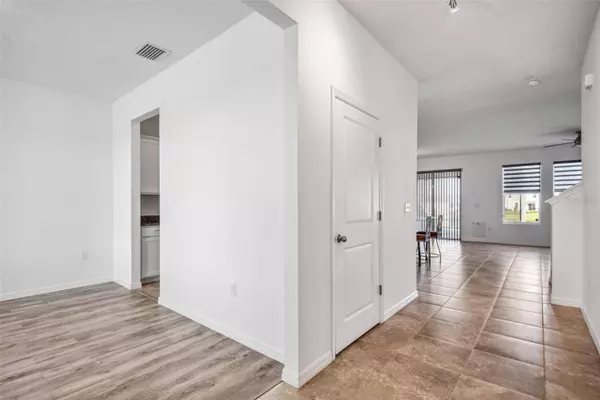 5015 JACKEL CHASE DR, Wimauma, FL 33598