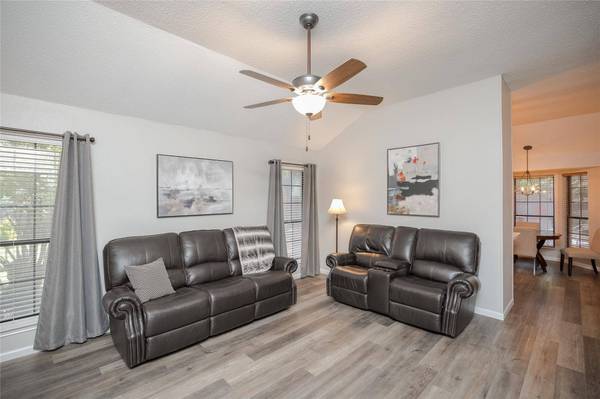 3329 N Bell Avenue, Denton, TX 76207