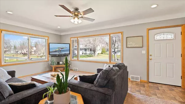 185 Loretto ST, Loretto, MN 55357