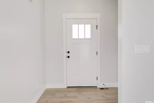 9707 N AARON AVE E, Eagle Mountain, UT 84005