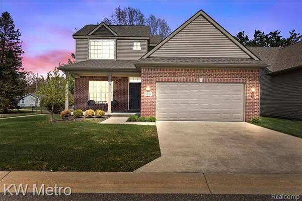 1217 CAMBRIDGE Circle, Waterford, MI 48327