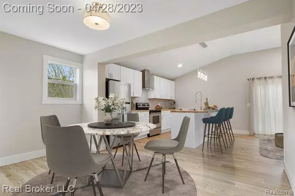 711 DELL Avenue, Flint, MI 48507