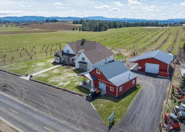 8214 E Greenbluff Rd, Colbert, WA 99005