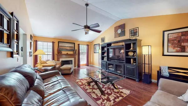 307 Riverwood Ct, La Vergne, TN 37086