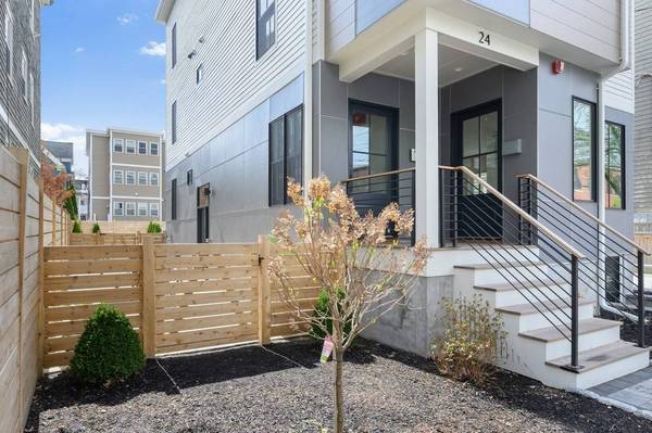 24 Camp Street #1, Cambridge, MA 02140