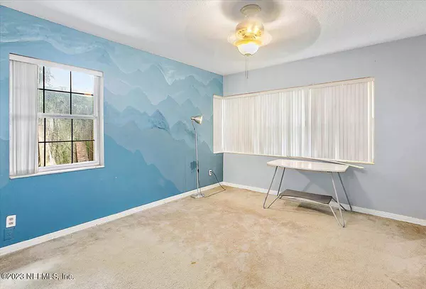 6219 BROOKS CIR S, Jacksonville, FL 32211