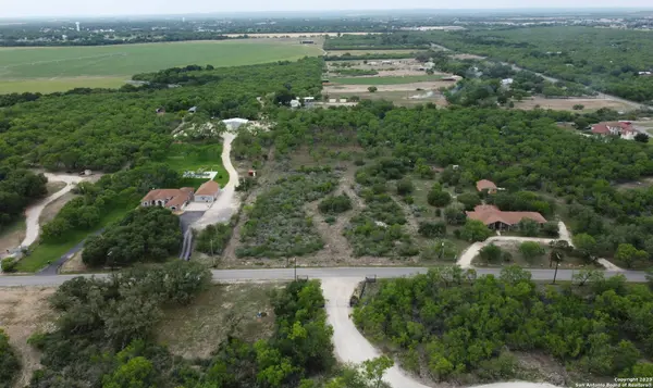 635 BEAVERS LN, Uvalde, TX 78801