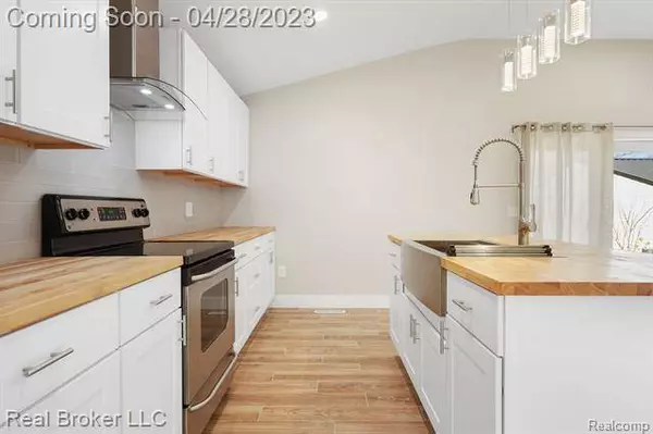 711 DELL Avenue, Flint, MI 48507