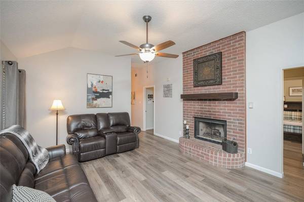 3329 N Bell Avenue, Denton, TX 76207