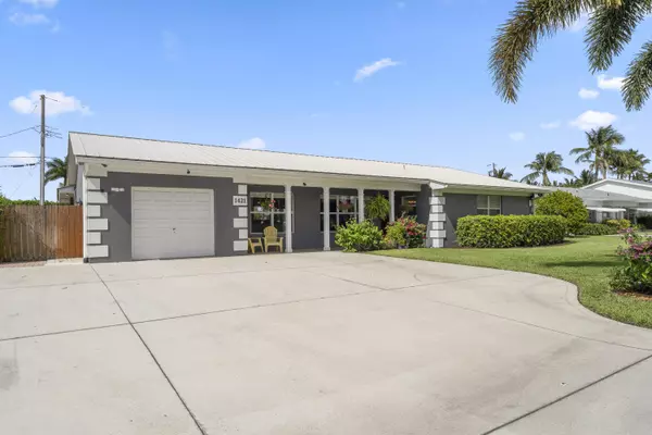 1421 N Alpha CT, Lake Clarke Shores, FL 33406