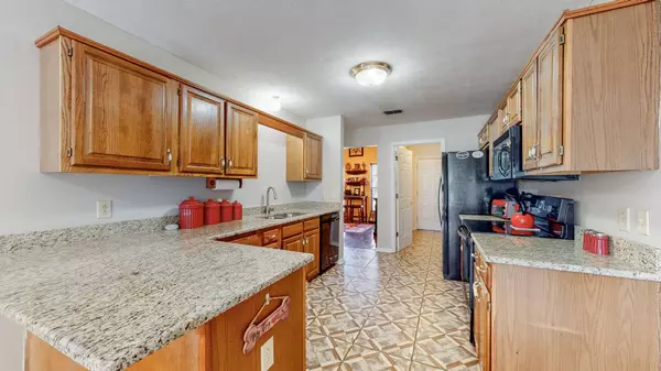 307 Riverwood Ct, La Vergne, TN 37086