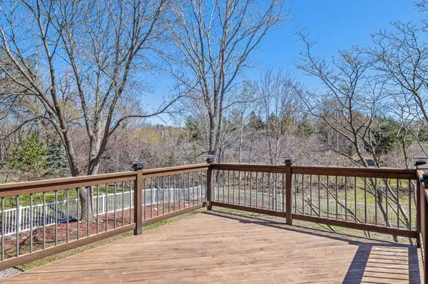 2488 Pond CIR E, Mendota Heights, MN 55120