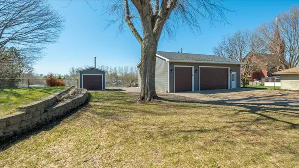 185 Loretto ST, Loretto, MN 55357