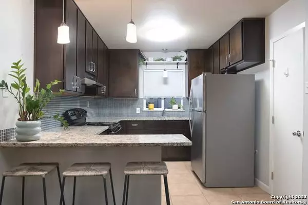 735 SUMNER DR, San Antonio, TX 78209-4952