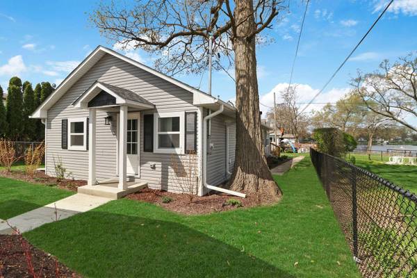 42425 N Park LN, Antioch, IL 60002