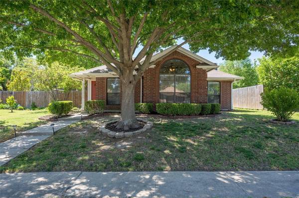 3329 N Bell Avenue, Denton, TX 76207