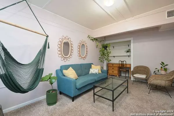 735 SUMNER DR, San Antonio, TX 78209-4952