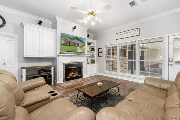 1020 SPRINGLAKE DR, Baton Rouge, LA 70810