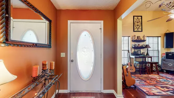 307 Riverwood Ct, La Vergne, TN 37086