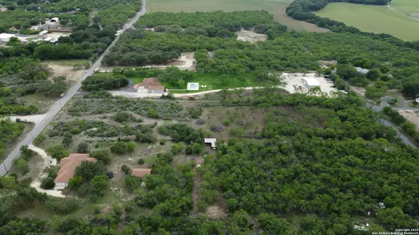 635 BEAVERS LN, Uvalde, TX 78801