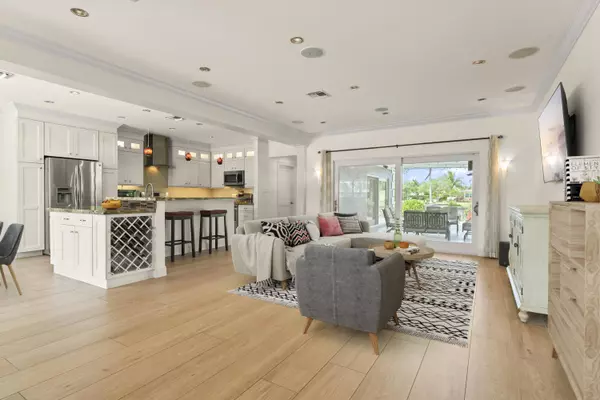 1421 N Alpha CT, Lake Clarke Shores, FL 33406