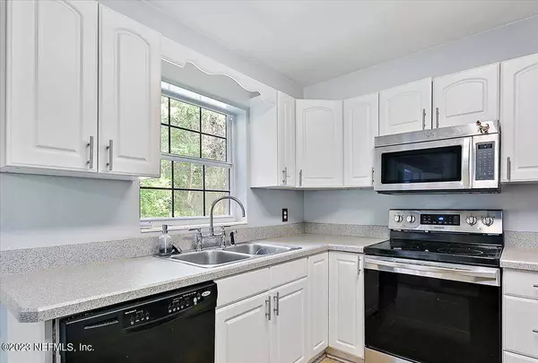 6219 BROOKS CIR S, Jacksonville, FL 32211