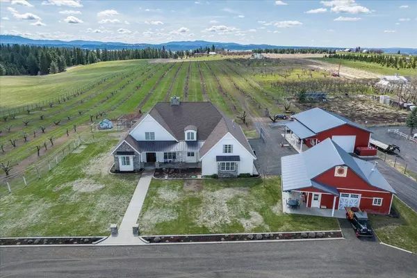 8214 E Greenbluff Rd, Colbert, WA 99005