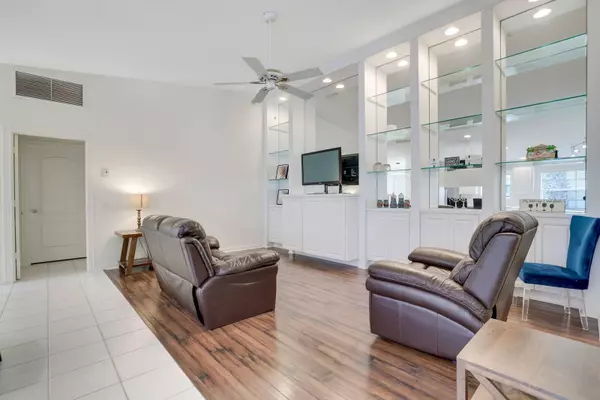 7043 Grassy Bay DR, West Palm Beach, FL 33411