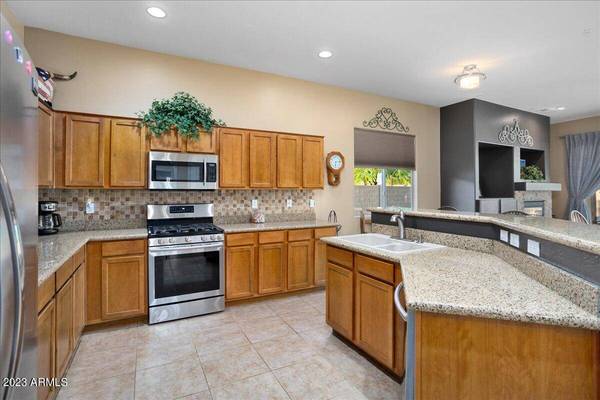 12544 W CHUCKS Avenue, Peoria, AZ 85383