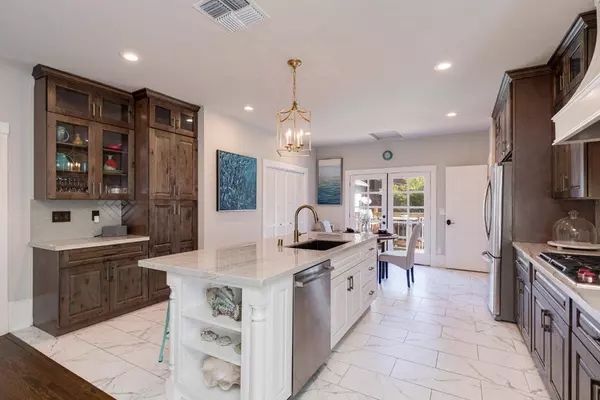 2005 E ST, Sacramento, CA 95811