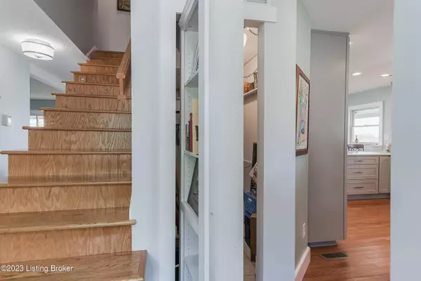 10 Arctic Springs, Jeffersonville, IN 47130