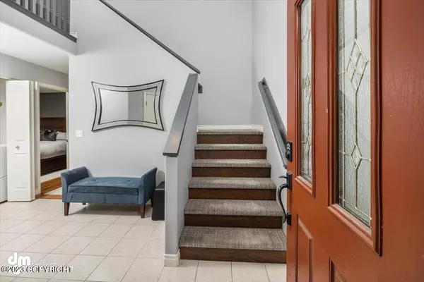 8441 Raintree CIR, Anchorage, AK 99507