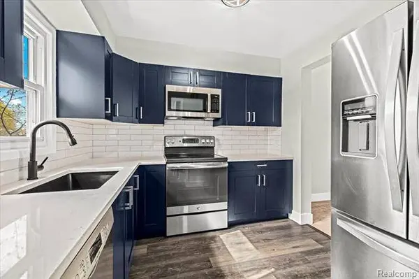 1812 BRENTWOOD Drive, Troy, MI 48098