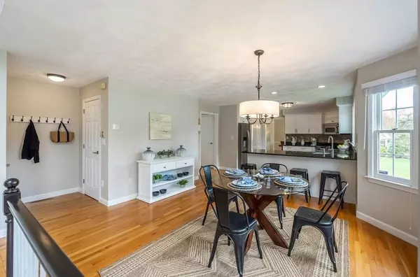 10 Devonshire Pl, Andover, MA 01810