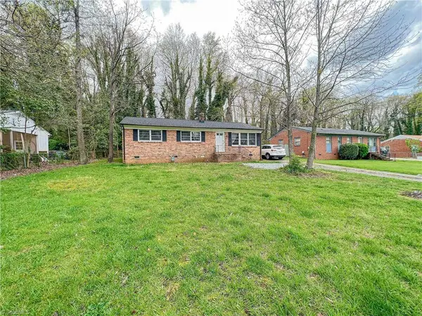 848 Dogwood CIR, High Point, NC 27260