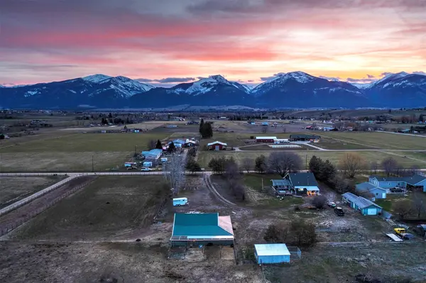 4466 Hoover LN, Stevensville, MT 59870