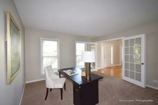 2647 Kendridge Lane, Aurora, IL 60502