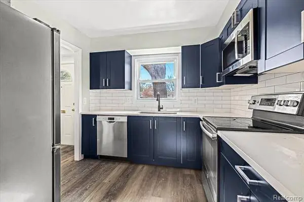 1812 BRENTWOOD Drive, Troy, MI 48098