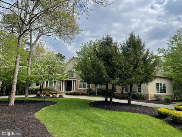 8 WOODGLEN LN, Voorhees, NJ 08043