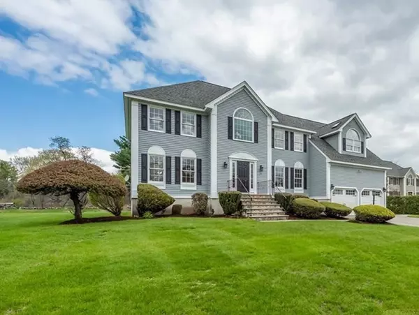 10 Devonshire Pl, Andover, MA 01810