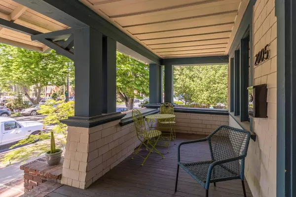 2005 E ST, Sacramento, CA 95811