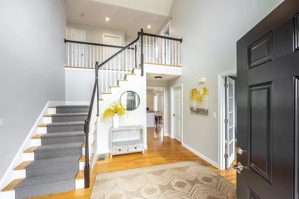 10 Devonshire Pl, Andover, MA 01810