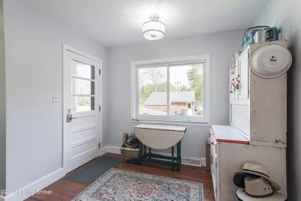 10 Arctic Springs, Jeffersonville, IN 47130