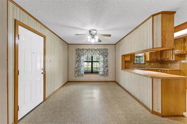 711 S Marable Street, West, TX 76691