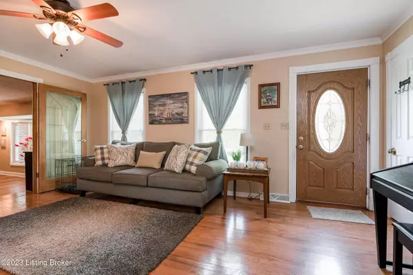 9110 Virginia Heights, Sellersburg, IN 47172