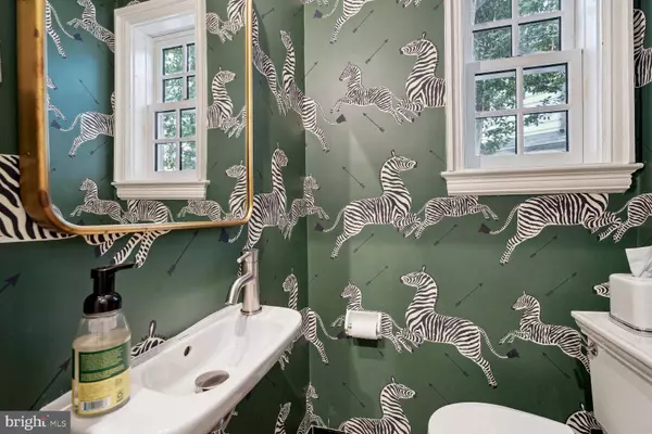 3176 UPLAND TER NW, Washington, DC 20015