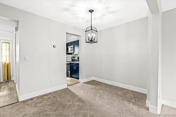 1812 BRENTWOOD Drive, Troy, MI 48098