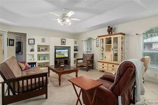 9819 W Pinespring CT, Crystal River, FL 34428