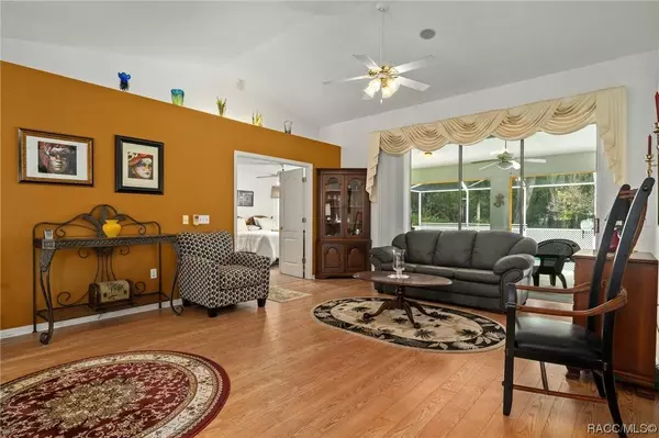 9819 W Pinespring CT, Crystal River, FL 34428