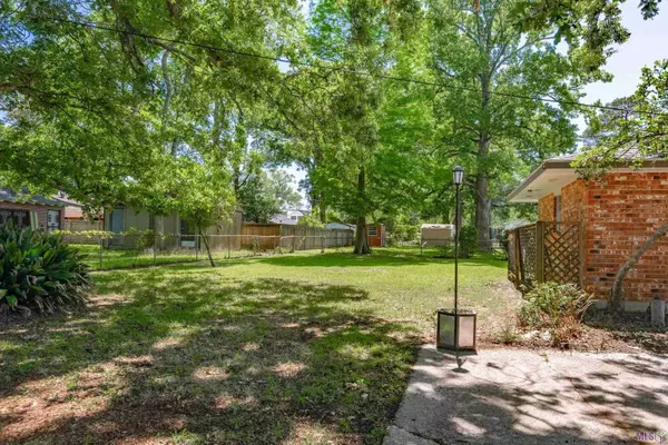 8250 GLADEWOOD DR, Baton Rouge, LA 70806